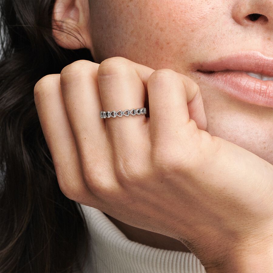 Pandora Linked Love in Band Silver | 675FEIYCD